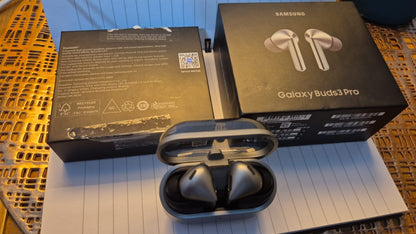 Samsung Galaxy Buds3 Pro True Wireless Bluetooth Earbuds Silver SM-R630 (UD)